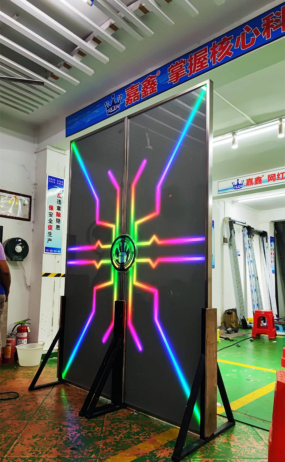 幻彩灯造型科技门