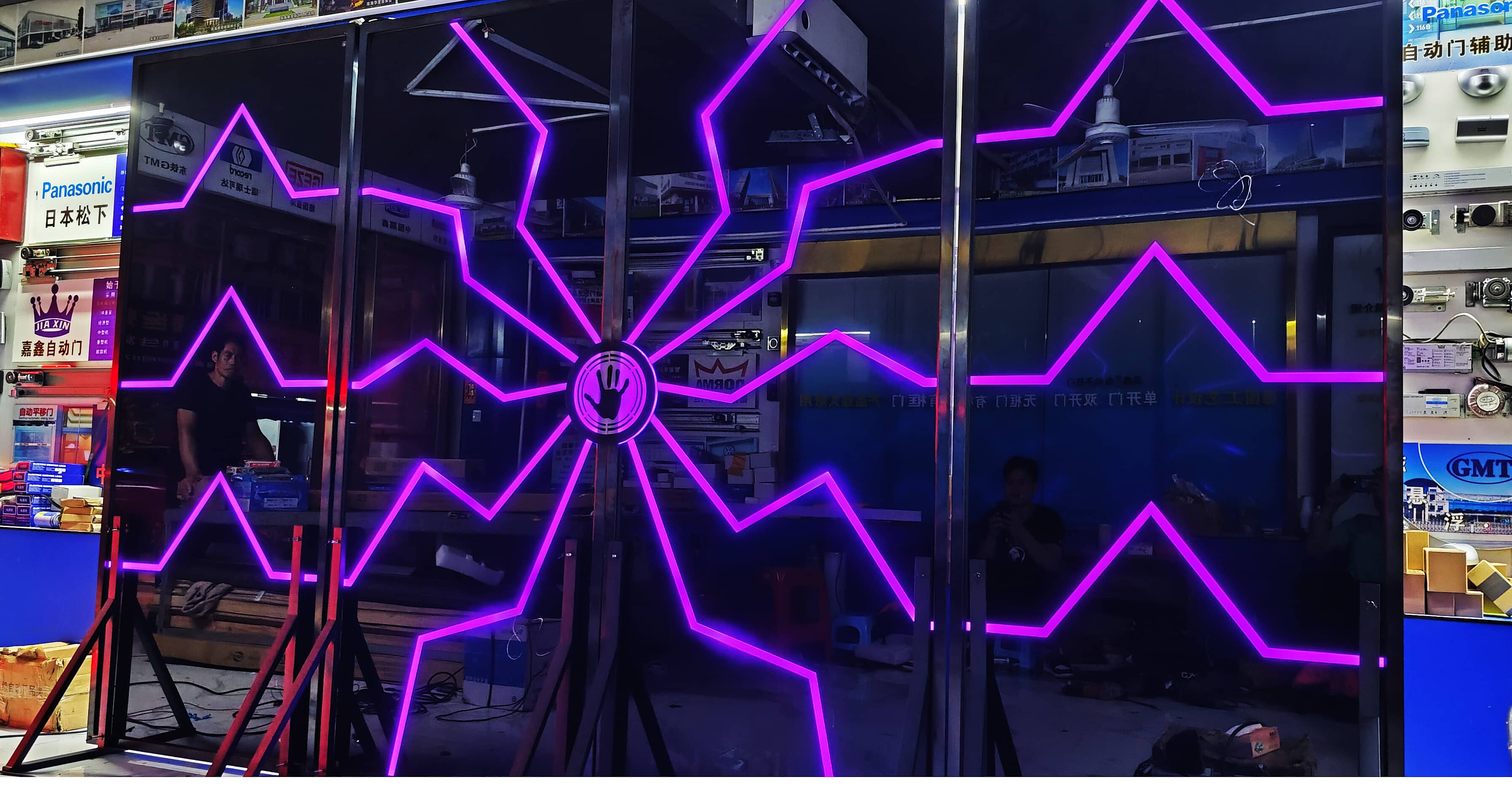 加工定制玻璃科技门