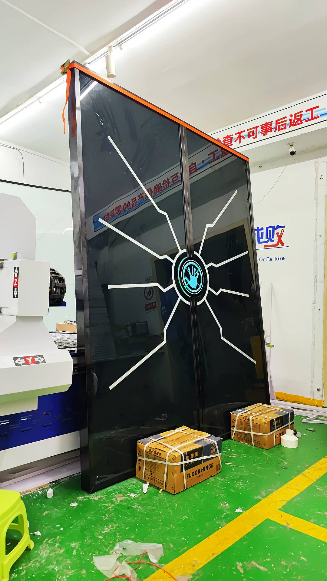 网红酒馆门 手掌灯光门