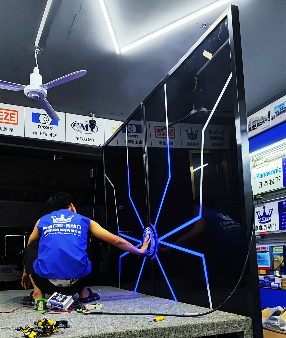 掌纹电子触控魔法发光自动门